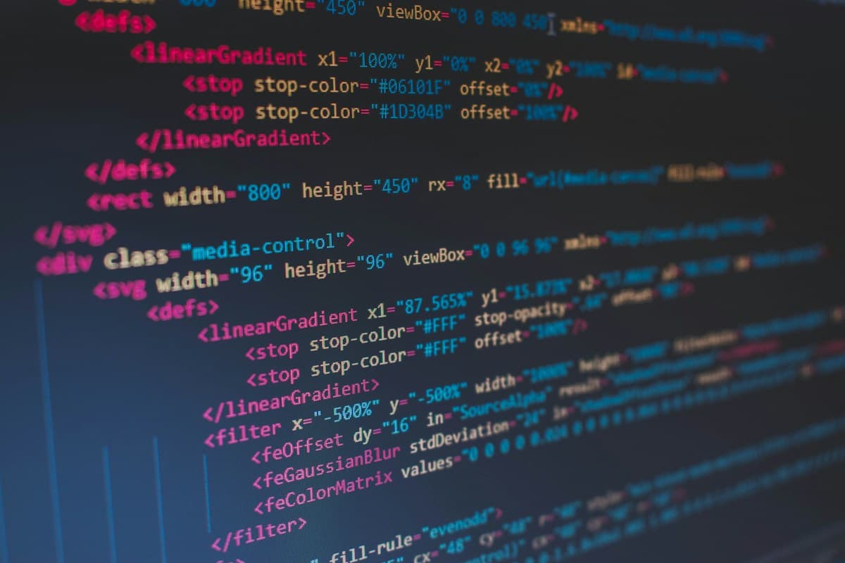 Kode aplikasi PHP yang sedang dibuka di editor saat proses development