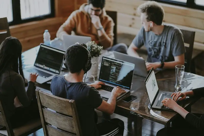 Jasa tim developer dedicated Indonesia